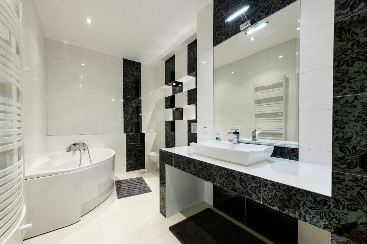 Ajk Apartament W Sea Towers Gdynia Esterno foto
